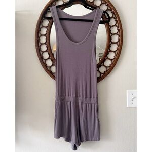 Vuori ribbed purple romper size extra small